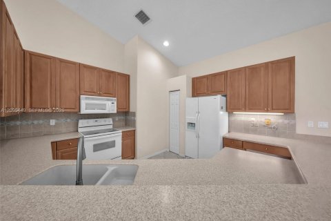 Villa ou maison à vendre à West Palm Beach, Floride: 2 chambres, 146.97 m2 № 2385543 - photo 19