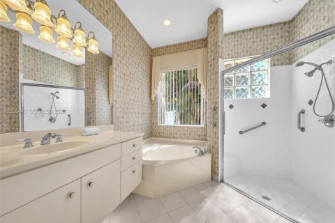 Villa ou maison à vendre à West Palm Beach, Floride: 2 chambres, 146.97 m2 № 2385543 - photo 25