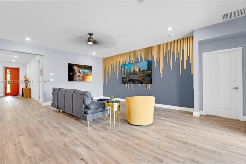 Купить виллу или дом в Хомстед, Флорида 4 спальни, 241.82м2, № 1968233 - фото 6