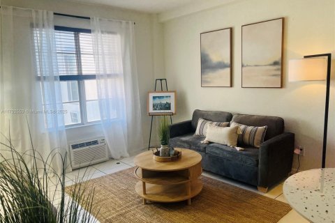 Appartement à louer à Miami Beach, Floride: 1 chambre, 41.25 m2 № 1870047 - photo 2