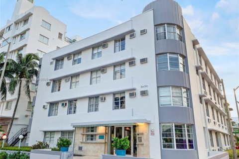 Appartement à louer à Miami Beach, Floride: 1 chambre, 41.25 m2 № 1870047 - photo 1