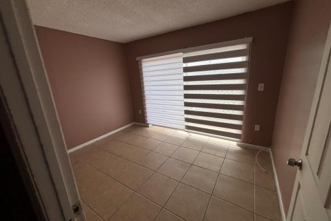 Copropriété à louer à Lauderdale Lakes, Floride: 3 chambres, 102.19 m2 № 2186969 - photo 9