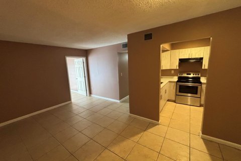 Condo à Lauderdale Lakes, Floride, 3 chambres  № 2186969