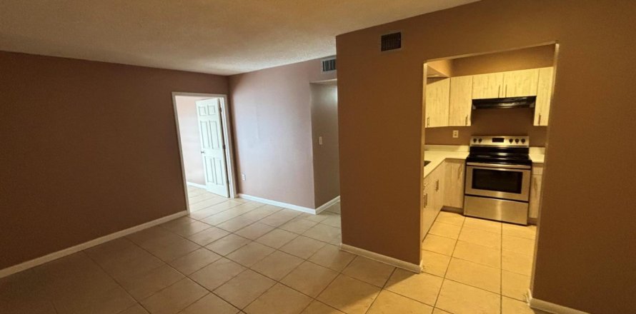 Condo à Lauderdale Lakes, Floride, 3 chambres  № 2186969
