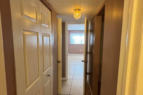 Copropriété à louer à Lauderdale Lakes, Floride: 3 chambres, 102.19 m2 № 2186969 - photo 6