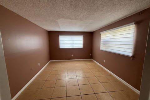 Copropriété à louer à Lauderdale Lakes, Floride: 3 chambres, 102.19 m2 № 2186969 - photo 7