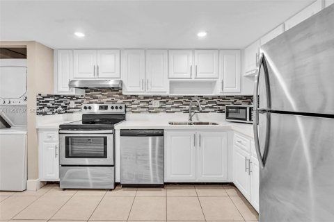 Condominio en alquiler en Plantation, Florida, 2 dormitorios, 104.98 m2 № 2010667 - foto 8