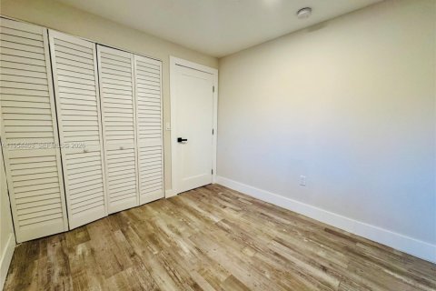 Снять в аренду виллу или дом в Майами, Флорида 2 спальни, 165.46м2, № 2009152 - фото 9