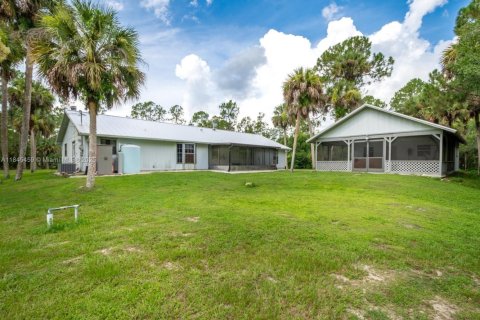 House in Naples, Florida 4 bedrooms, 199 sq.m. № 1848291 - photo 26