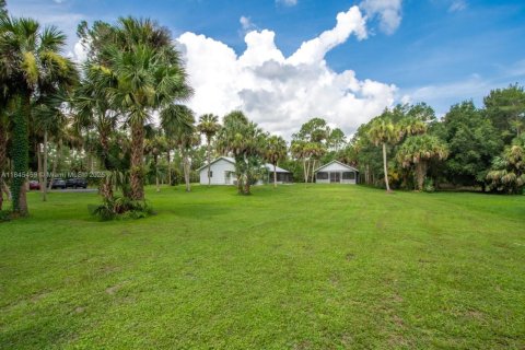 House in Naples, Florida 4 bedrooms, 199 sq.m. № 1848291 - photo 30