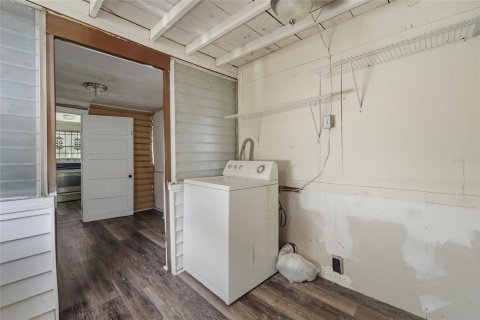 Commercial property in Maitland, Florida 94.02 sq.m. № 2321289 - photo 12