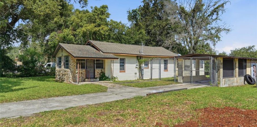 Commercial property in Maitland, Florida 94.02 sq.m. № 2321289