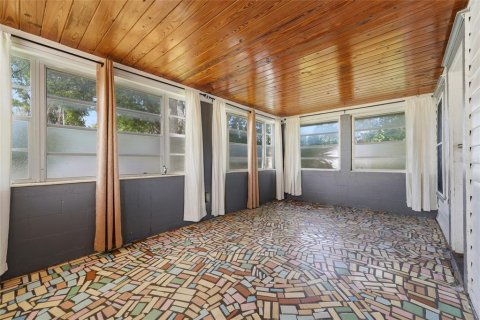 Commercial property in Maitland, Florida 94.02 sq.m. № 2321289 - photo 5