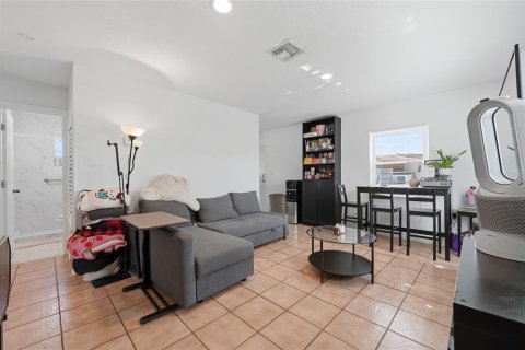 Commercial property in Maitland, Florida 94.02 sq.m. № 2321289 - photo 23