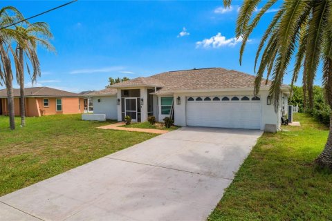 Villa ou maison à Rotonda, Floride 3 chambres, 201.32 m2 № 2216463