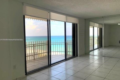 Condominio en alquiler en Miami Beach, Florida, 2 dormitorios, 131.46 m2 № 1934372 - foto 5