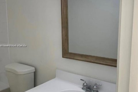 Condominio en alquiler en Miami Beach, Florida, 2 dormitorios, 131.46 m2 № 1934372 - foto 10