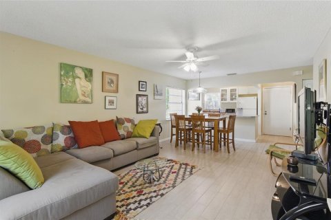 Condo in Sarasota, Florida, 2 bedrooms  № 1387426 - photo 10