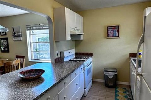 Condo in Sarasota, Florida, 2 bedrooms  № 1387426 - photo 3
