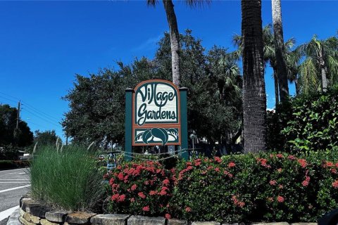 Condo in Sarasota, Florida, 2 bedrooms  № 1387426 - photo 1