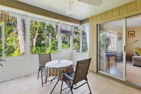 Condo in Sarasota, Florida, 2 bedrooms  № 1387426 - photo 12
