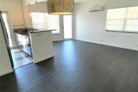 Снять в аренду кондоминиум в Майами-Бич, Флорида 1 спальня, 52.21м2, № 1972093 - фото 9