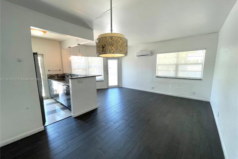 Снять в аренду кондоминиум в Майами-Бич, Флорида 1 спальня, 52.21м2, № 1972093 - фото 8