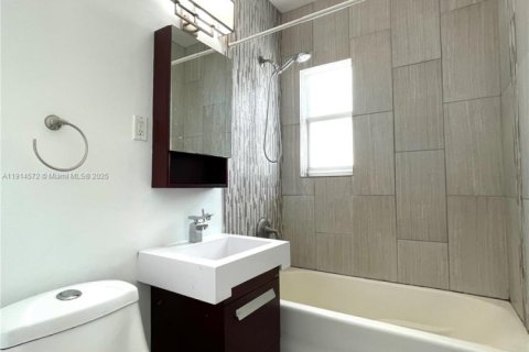 Снять в аренду кондоминиум в Майами-Бич, Флорида 1 спальня, 52.21м2, № 1972093 - фото 4