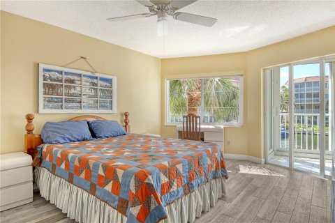 Condo in Sarasota, Florida, 2 bedrooms  № 1805265 - photo 23