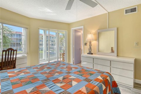 Condo in Sarasota, Florida, 2 bedrooms  № 1805265 - photo 24