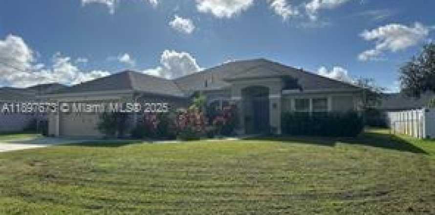 Villa ou maison à Port St. Lucie, Floride 3 chambres, 214.7 m2 № 1948905