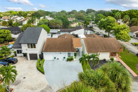 House in Miami, Florida 3 bedrooms, 140.65 sq.m. № 1956839 - photo 29