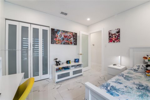 House in Miami, Florida 3 bedrooms, 140.65 sq.m. № 1956839 - photo 13