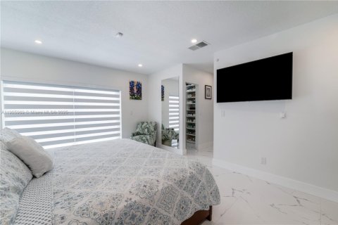 House in Miami, Florida 3 bedrooms, 140.65 sq.m. № 1956839 - photo 17