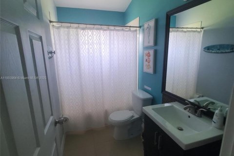 Casa en alquiler en Kissimmee, Florida, 3 dormitorios, 137.5 m2 № 2012104 - foto 10