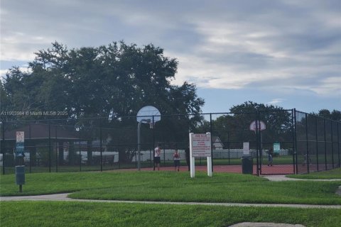 Casa en alquiler en Kissimmee, Florida, 3 dormitorios, 137.5 m2 № 2012104 - foto 13