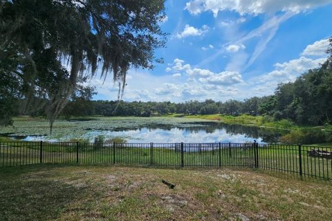 Villa ou maison à louer à Fruitland Park, Floride: 3 chambres, 152.92 m2 № 2388858 - photo 5