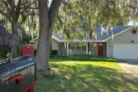 Villa ou maison à louer à Fruitland Park, Floride: 3 chambres, 152.92 m2 № 2388858 - photo 4