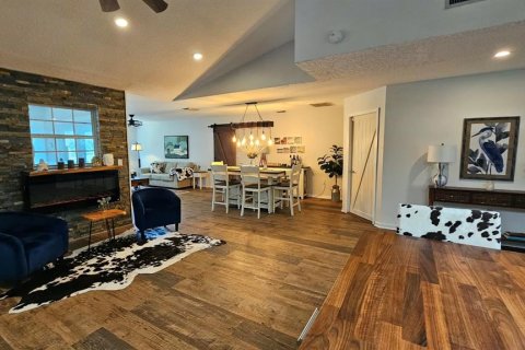 Villa ou maison à louer à Fruitland Park, Floride: 3 chambres, 152.92 m2 № 2388858 - photo 6