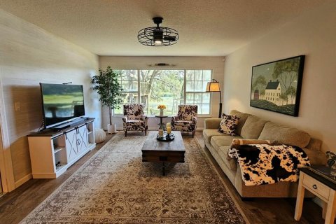 Villa ou maison à louer à Fruitland Park, Floride: 3 chambres, 152.92 m2 № 2388858 - photo 16