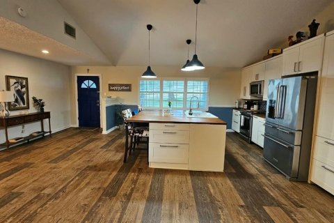 Villa ou maison à louer à Fruitland Park, Floride: 3 chambres, 152.92 m2 № 2388858 - photo 8