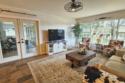 Villa ou maison à louer à Fruitland Park, Floride: 3 chambres, 152.92 m2 № 2388858 - photo 15