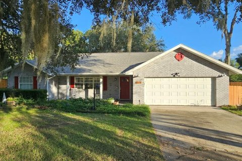 Villa ou maison à Fruitland Park, Floride 3 chambres, 152.92 m2 № 2388858