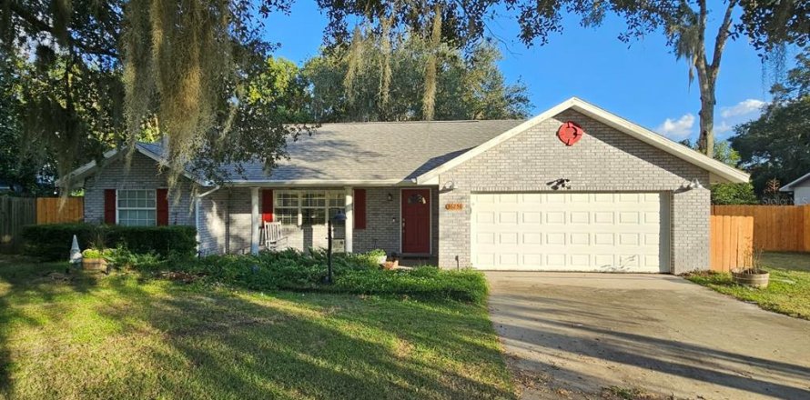 Villa ou maison à Fruitland Park, Floride 3 chambres, 152.92 m2 № 2388858