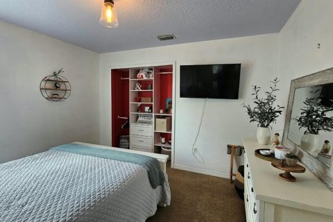 Villa ou maison à louer à Fruitland Park, Floride: 3 chambres, 152.92 m2 № 2388858 - photo 24