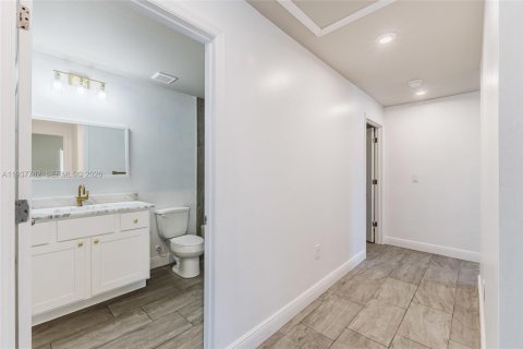 Villa ou maison à vendre à Fort Myers, Floride: 6 chambres, 108.7 m2 № 2002296 - photo 13