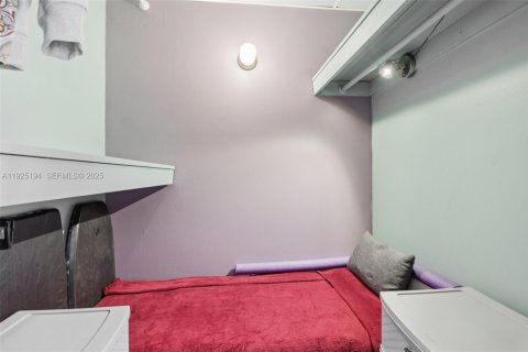 Купить кондоминиум в Халландейл-Бич, Флорида 50.63м2, № 1984235 - фото 20