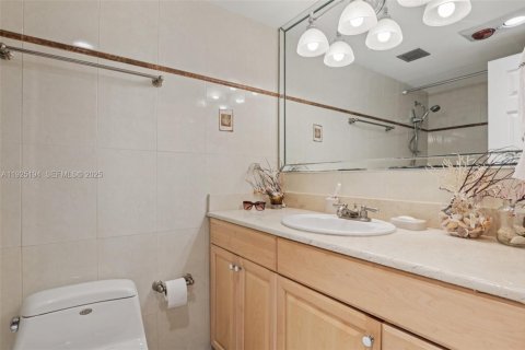 Купить кондоминиум в Халландейл-Бич, Флорида 50.63м2, № 1984235 - фото 21