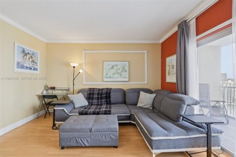 Купить кондоминиум в Халландейл-Бич, Флорида 50.63м2, № 1984235 - фото 8