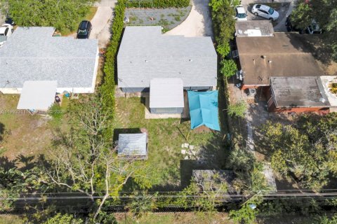 House in Fort Lauderdale, Florida 3 bedrooms, 130.99 sq.m. № 2058354 - photo 26